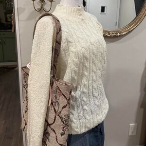 White cream vintage cable knit sweater with pearl buttons knitwear